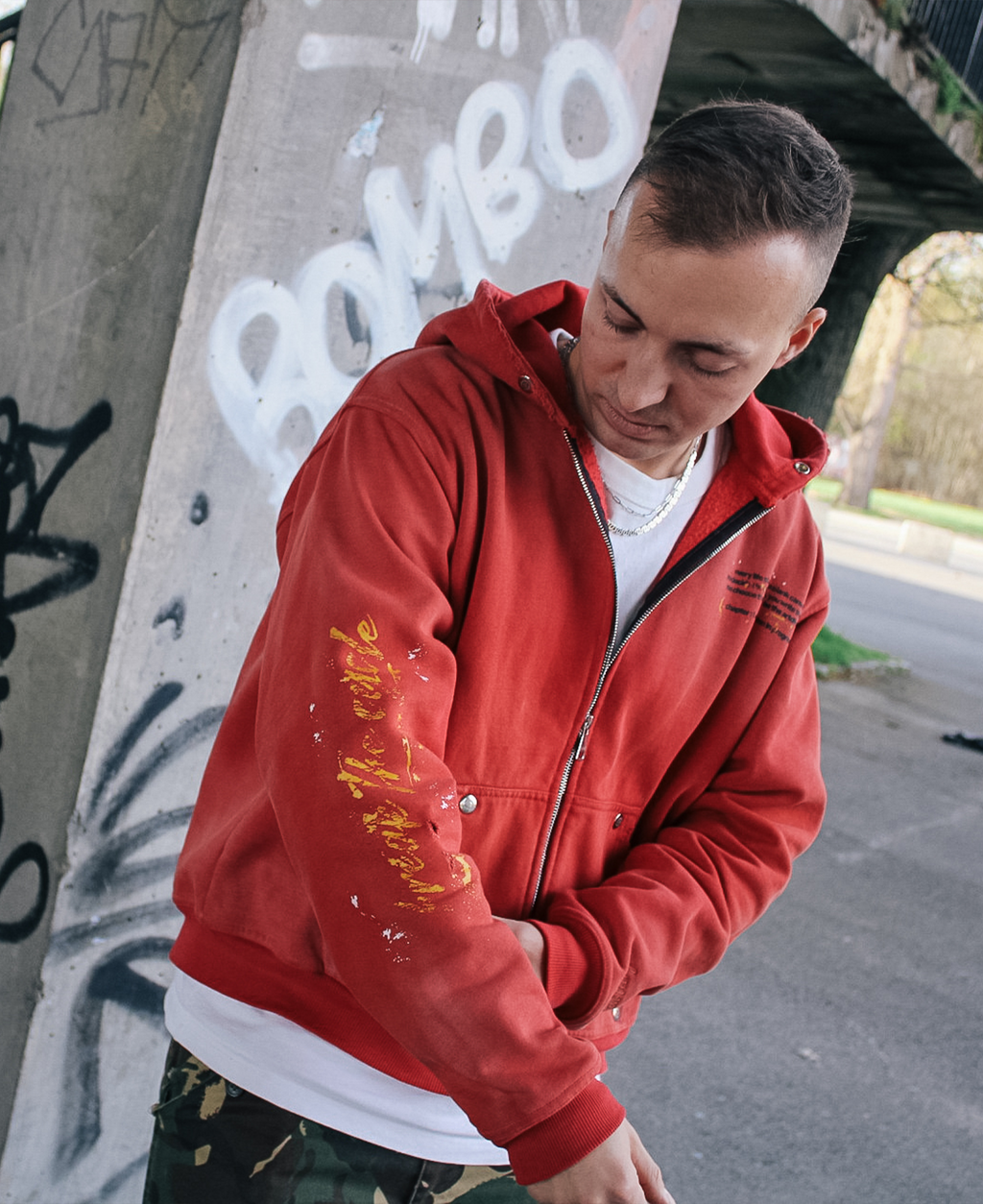 ARTDIRECTOR HOODIE - RUSTY RED